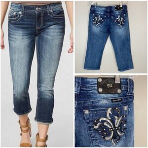 Miss Me Easy Crop Embellished Bedazzled Fleur-de-lis Jeans Size 28